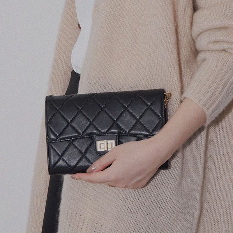 CHAINED WOVEN BAG main image 0